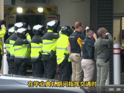 美国一名18岁少年因持枪遭警方击毙，其父次日驾车撞死一名副警长，事发现场画面曝光