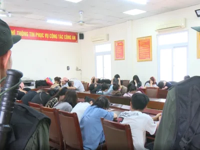 首例！中国人切玉石，越南人当托，窝点设在东兴，电诈新剧本全揭秘