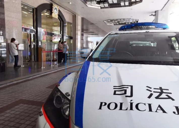 司警局門口518-1068x762.jpg
