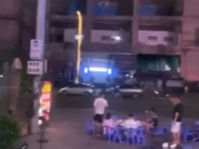 西港街头枪战？