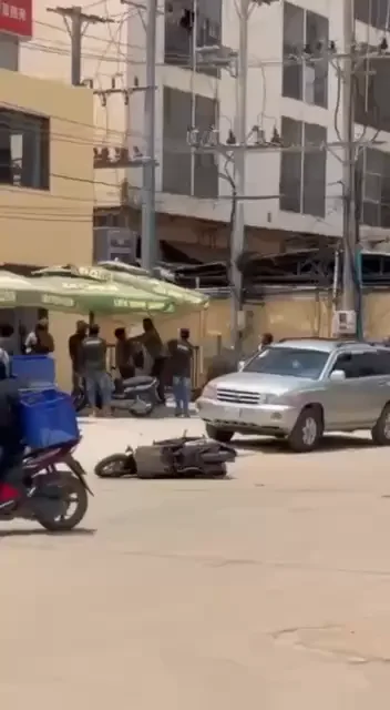 网友投稿 小老柬欺负中国人