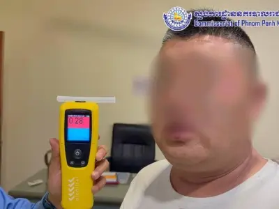 金边一中国男子撞伤外卖小哥后被捕