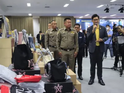 跨国山寨链曝光！泰国警方突击搜查假货仓库，两名中国籍嫌犯落网