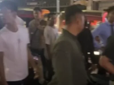 西港一中国男子带枪开军车肇事后被抓！