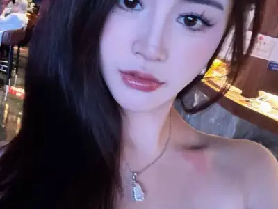 网友投稿 此女罗娜