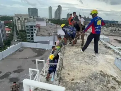 泰奇葩！中国男子在芭堤雅穿睡衣纵身跳入水箱要“游泳”？