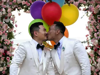 中国同志情侣在泰国完婚
