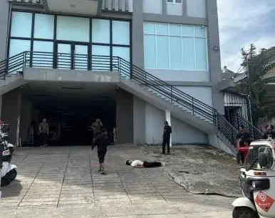 西港一外籍男子坠亡