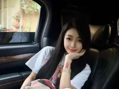 网友投稿 此女真名刘士蔚