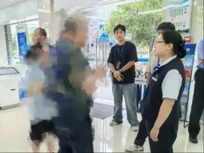 假警察骗买黄金230万！广西七旬老人险被骗，真警察6小时深夜“拆弹”