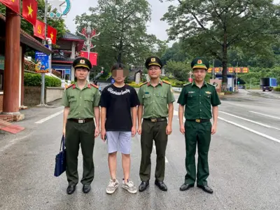 15岁偷渡少年梦醒越南