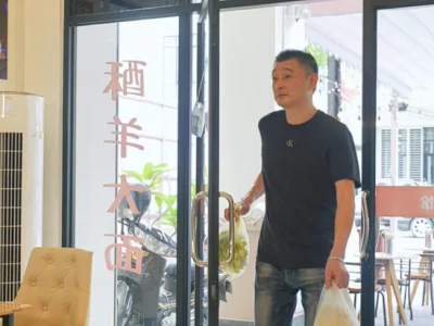 55岁独自出海：中国男子在柬埔寨“死磕”下半生