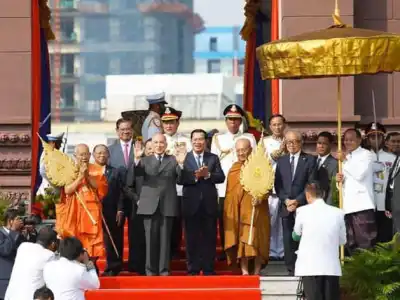 独立66周年：习近平、李克强分别向西哈莫尼国王、洪森总理发来贺电