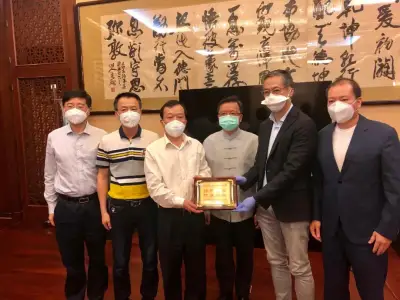 黄溪连大使高度赞赏中国抗疫医疗专家组为菲方抗疫所做贡献