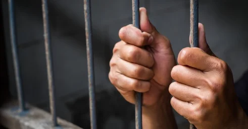 6菜农在菲看守所逾越不成反被抓，15名警察因此被解雇