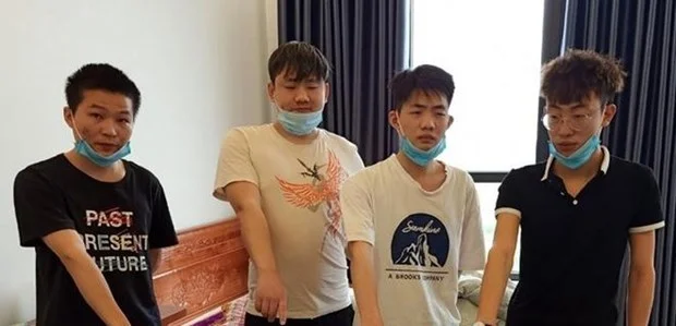 越南向中国警方移交11名涉网上赌博通缉犯