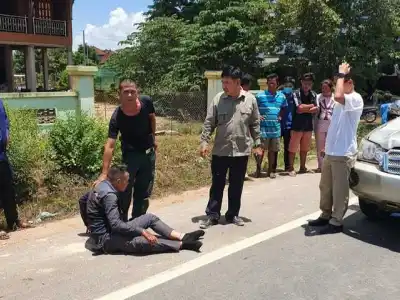 两名中国人涉嫌行窃被抓，其中一人大腿被撞断