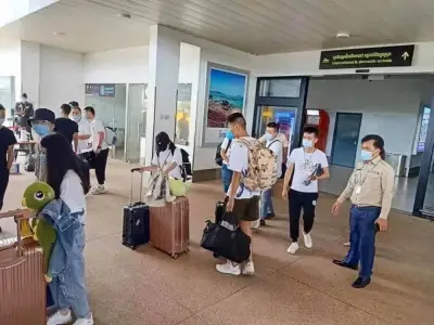 前8个月近30万中国人入柬