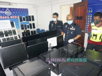 马来西亚警方捣毁一网赌中心 逮3名赌枭