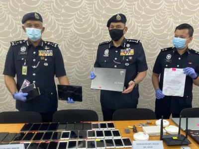马来西亚警方12月29日捣毁了一个电信诈骗集团，逮捕了22人。