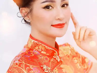 柬埔寨一众女星穿上旗袍贺春节，网友：真好看