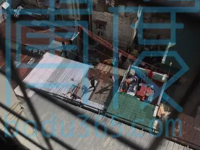 突发！网友爆料，珍珠大厦有人跳楼，具体情况不清，保安已经开始清场....