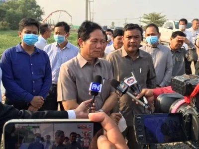 金边市长吁民众勿信谣言，不要对中国疫苗存偏见﻿