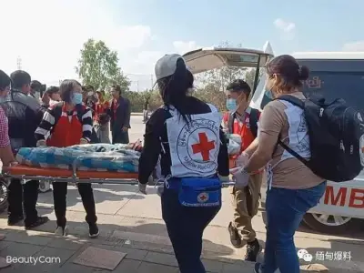 缅甸政变流血事件致两人死亡现场，大家要注意安全