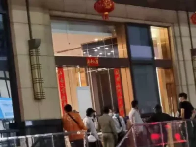 柬埔寨两日猛增49例 金边多地连夜排查中国人