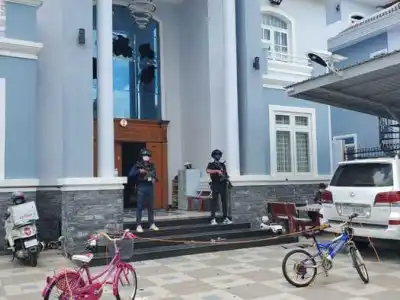 金边市警匪枪战案 歹徒闯入民宅试图向屋主勒索100万美金
