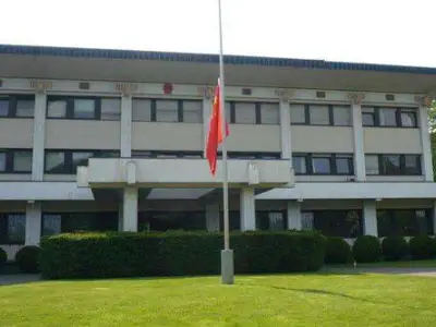 中国驻新加坡大使馆：关于恢复部分见面受理护照申请的通知