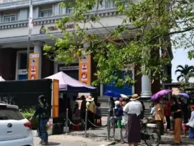 缅甸民众聚众排队取款，央行紧急发声；缅甸驻英国大使被关使馆外；仰光多地​发生爆炸；向美国中心开枪的男子被捕