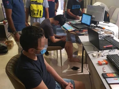 马来西亚警方捣毁一网赌集团 抓获8名“菜农”（其中3名中国人）