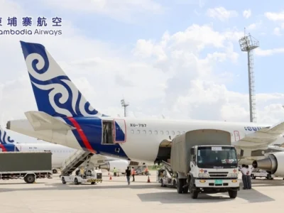 1409箱！柬埔寨航空两架专机满载快速检测试剂支援柬埔寨