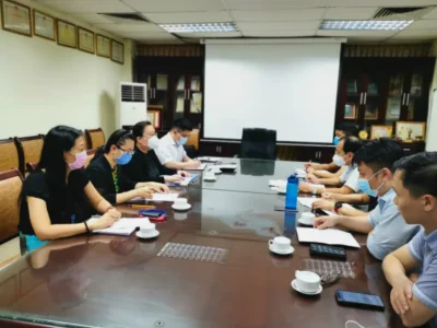 中国驻越使馆同越南卫生部就为中国公民接种疫苗有关安排举行会谈