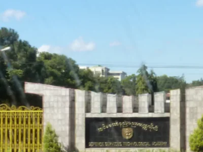 彬乌伦国防军工大学第三号门附近遭炸弹袭击，造成1人受伤！