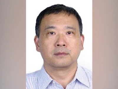 原中江信托、国盛证券董事长裘强涉嫌洗钱罪和赌博罪被通缉