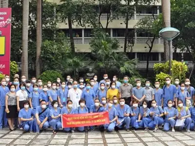 越南河内市更多“精锐”医务人员支援胡志明市