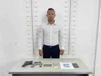 西港男子假扮军人被抓