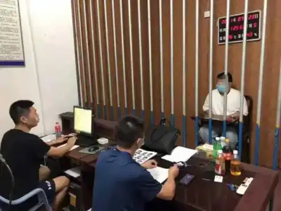 偷渡者亲述经历：“大腿被捅4刀，我终于逃回来了”