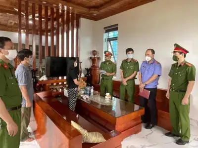 越南一男子去“仇家”家门口骂脏话，还在门口撒尿，被打死
