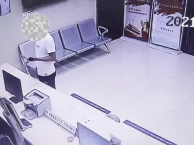 宁波市民捡到2万元交给民警，没想到竟“牵”出了一名网上逃犯