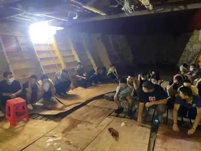 “乘坐轮船7天后，我一到西港就被捕...”