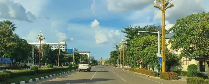 老挝疫情越来越严重，隔离点医院机场发现确诊，一家7名孩子同天确诊感染！