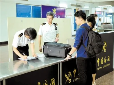 赴柬同胞爆料：海关拦截询问，看手机app、微信聊天等内容，信息对不上不能出关