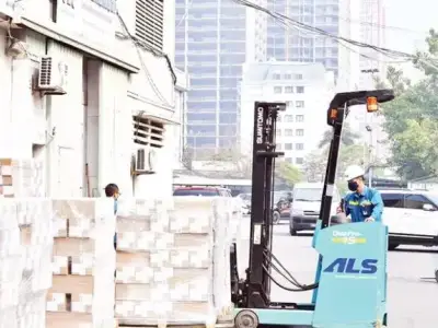 把河内建设成为越南最大的物流中心之一