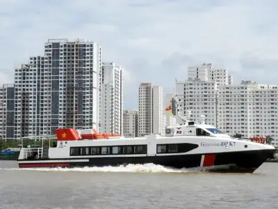 从胡志明市到头顿的列车再次运行