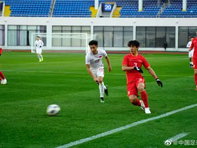 李霄鹏对出征阵容心中有数 7名中外助手赴前线辅佐