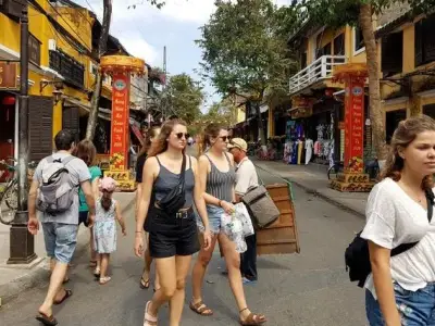 致信政府总理：5月1日起全面开放越南旅游市场；