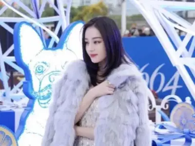 迪丽热巴又双叒登上泰国热搜了，又是被美貌惊艳的一天